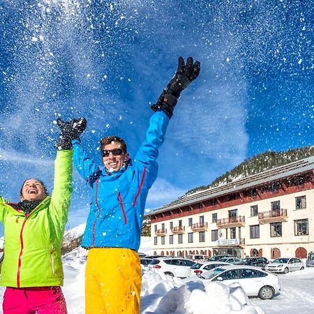 Vtf Le Grand Hotel Montgenèvre Екстериор снимка